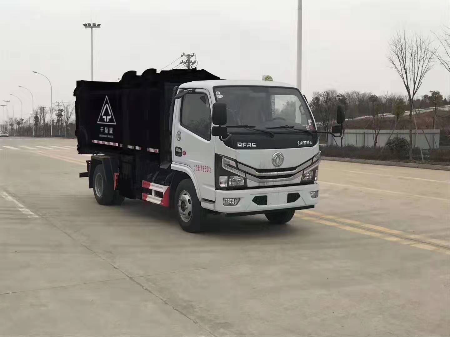 国六分类垃圾运输车