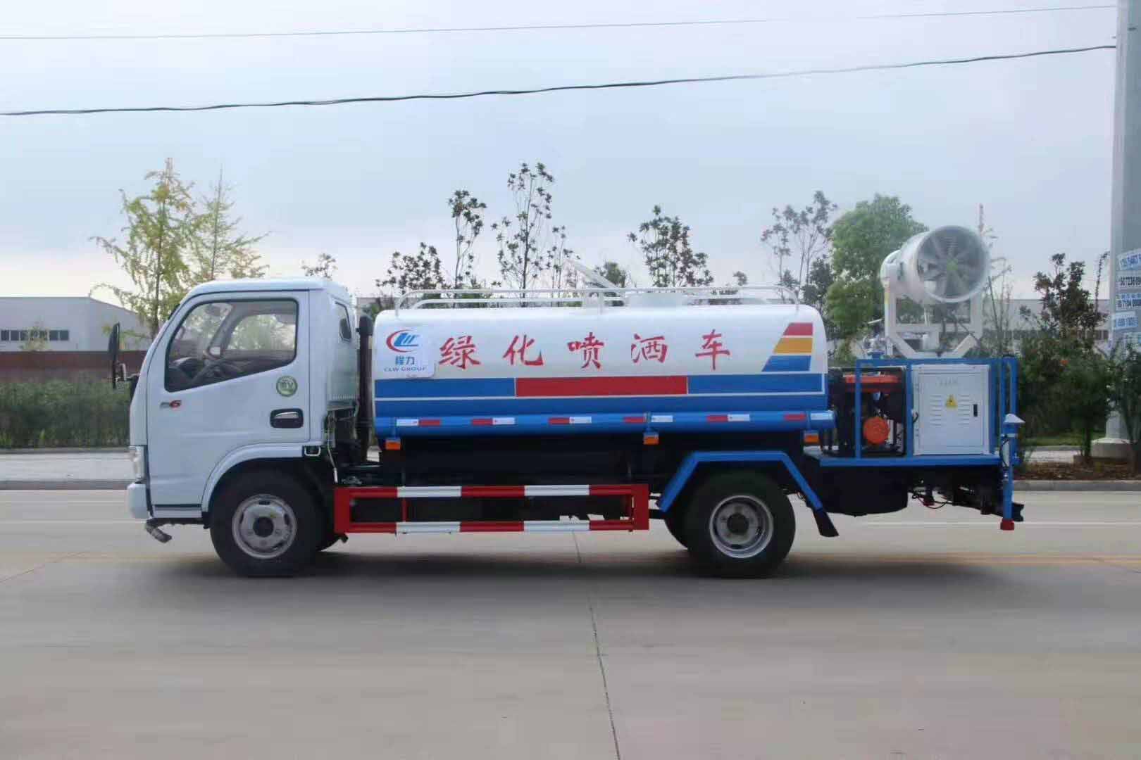 程力威东风多利卡5方洒水车