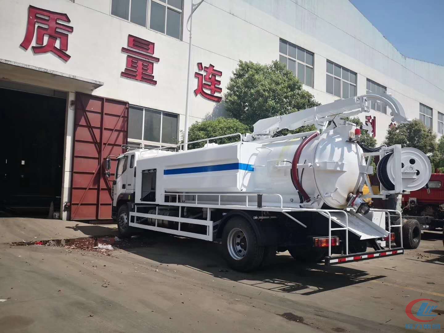 出口车型福田全自动清洗吸污车