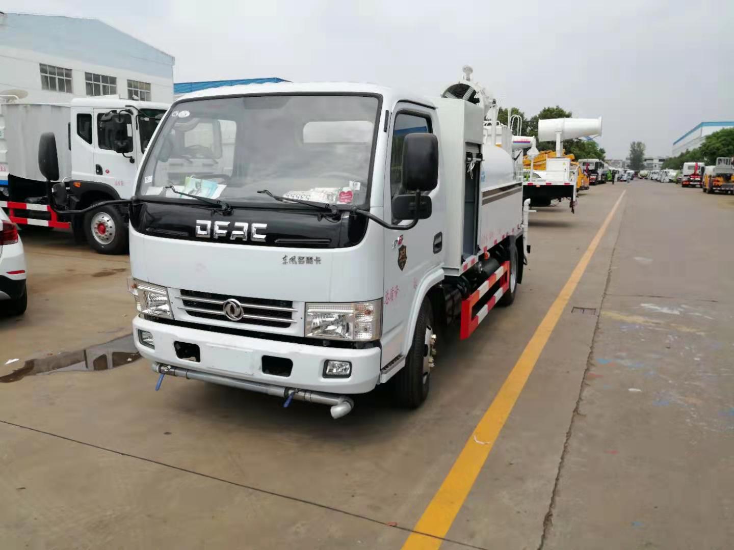东风小多利卡D6抑尘车