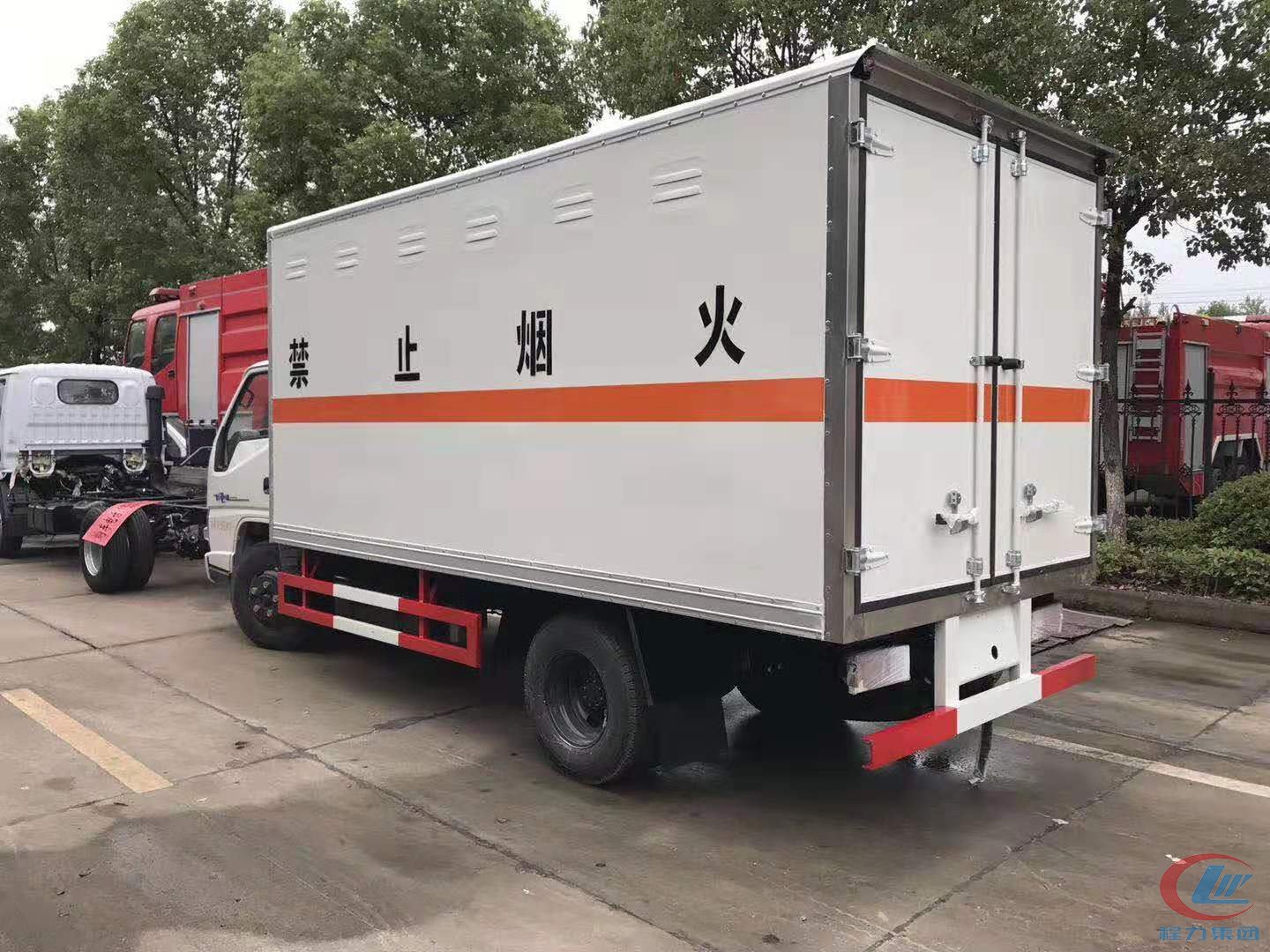 江铃顺达JMC危险品厢式运输车