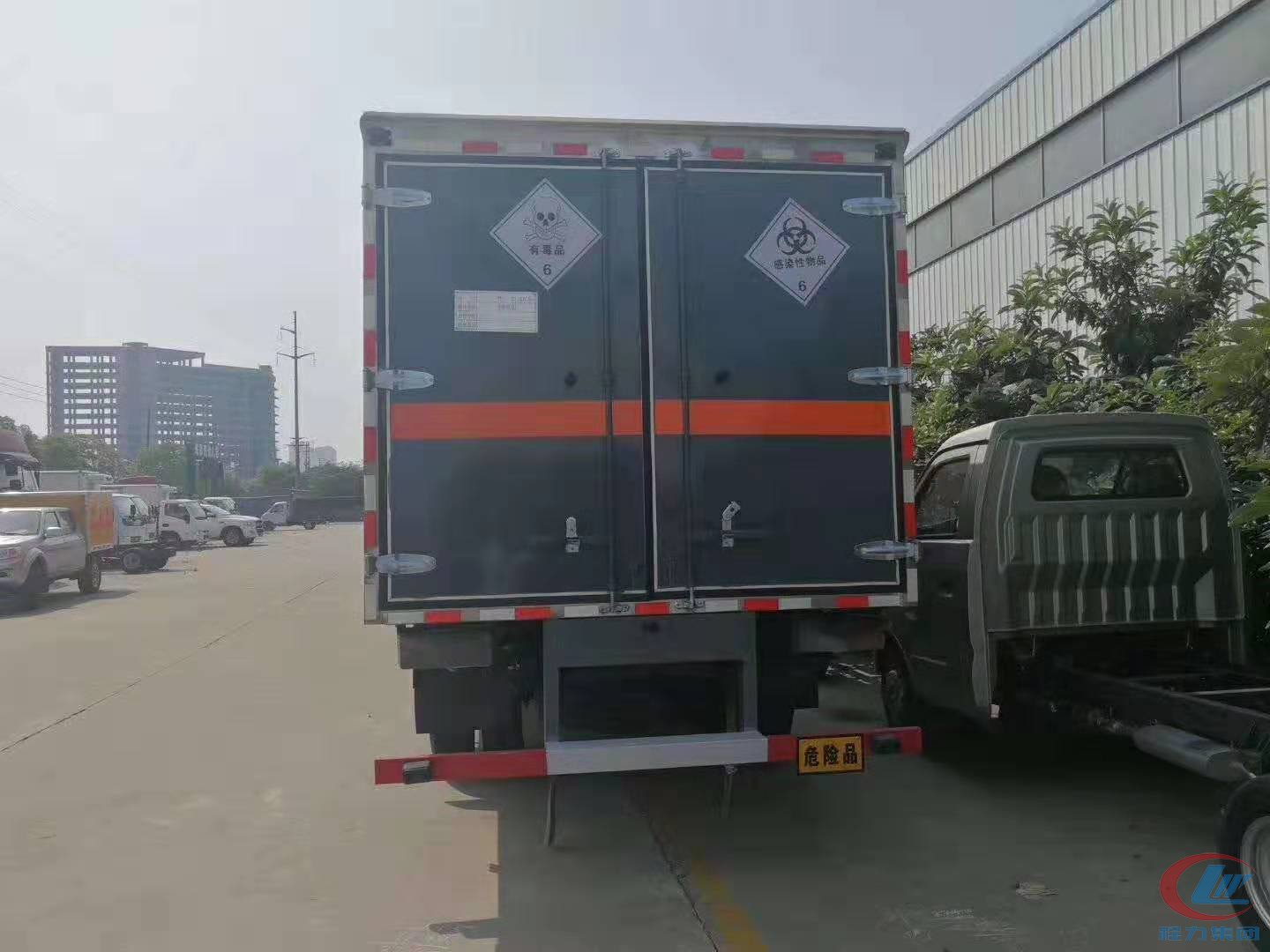 程力东风大多利卡危险品6类运输车