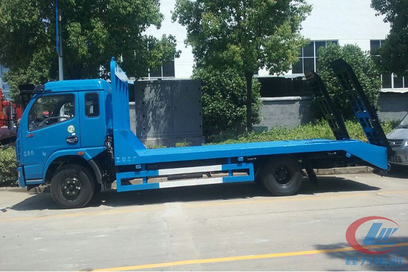 东风多利卡平拖板车