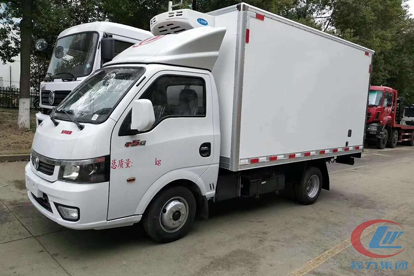 东风途逸3.5米冷藏车