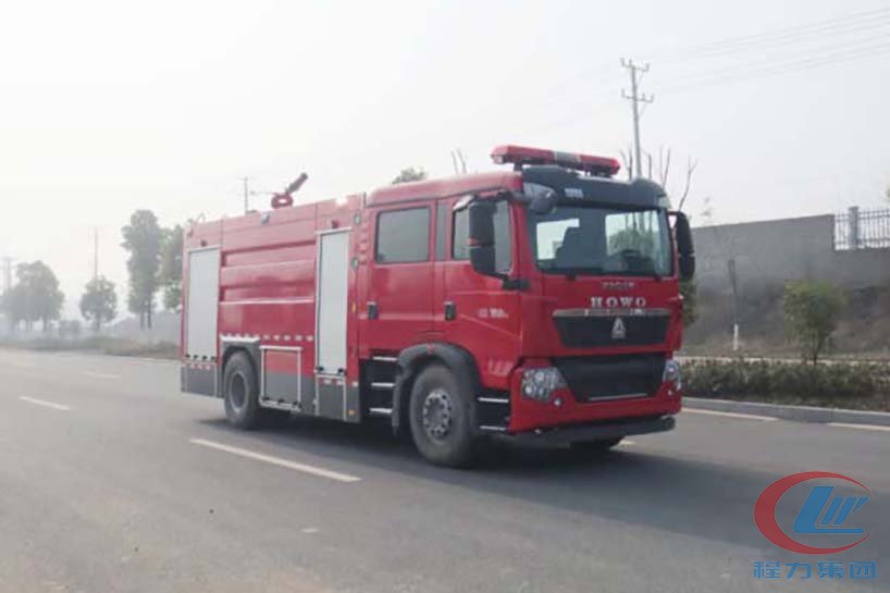 重汽豪沃泡沫消防车