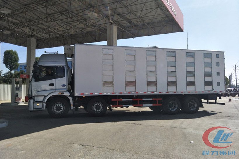 欧曼9米6运猪车,畜禽运输车